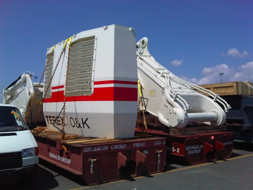 Transporting Terex O&K on a MAFI