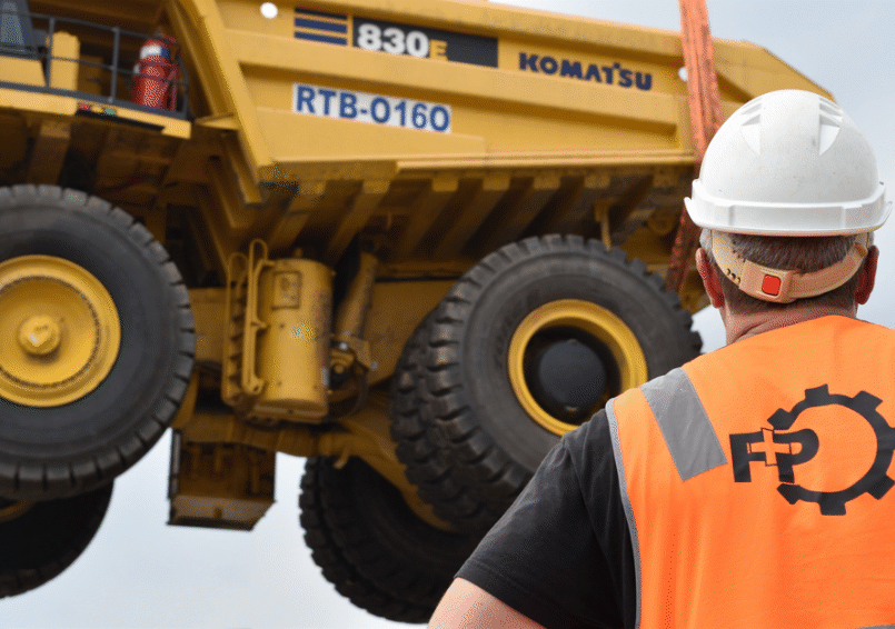 Craning a Komatsu 830E Dump Truck Lifting a Komatsu 830E dump truck
